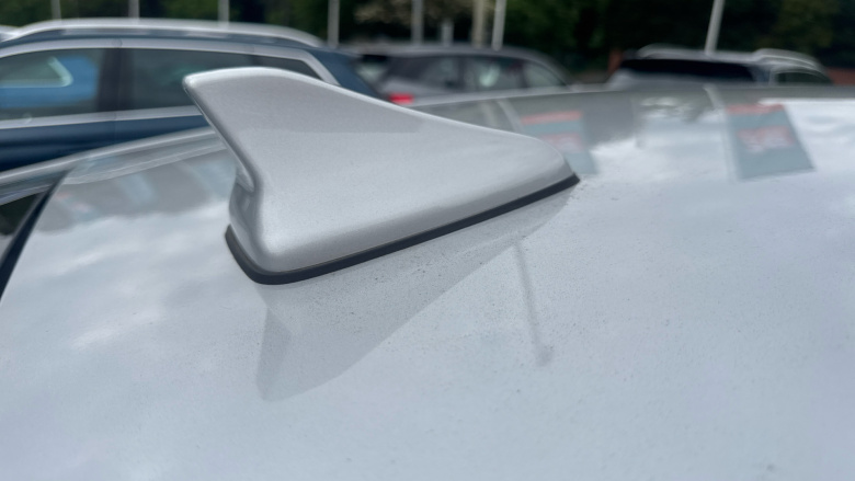 Hyundai IONIQ 1.6 GDi Hybrid Premium 5dr DCT Hybrid Hatchback